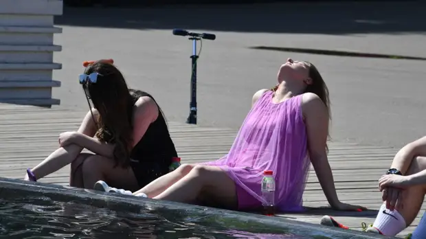 Врач напомнила об опасности долгого пребывания под открытым солнцем