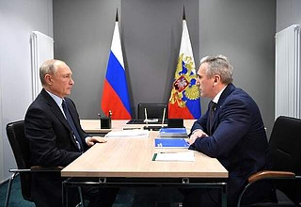 С губернатором Тюменской области Александром Моором.