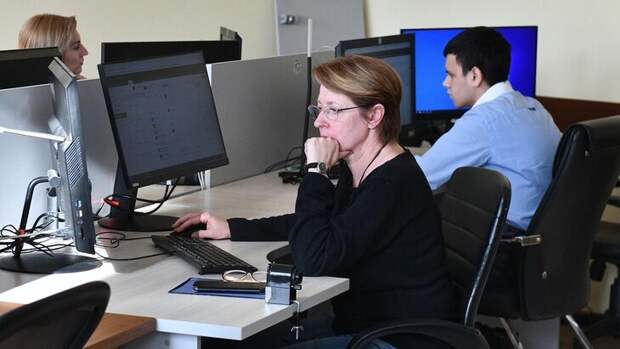 Идея Дерипаски о рабочей "шестидневке" разозлила россиян и привела к всеобщему недовольству: люди сравнили ее с крепостничеством