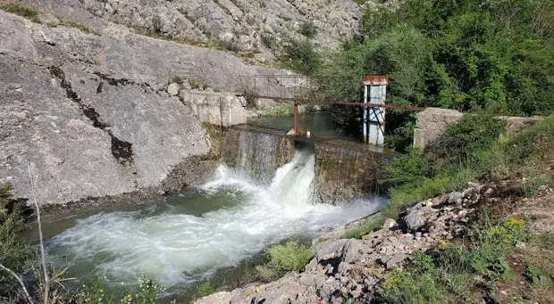 Крымские водохранилища удивляют наполняемостью: уже приходится сбрасывать лишнюю воду