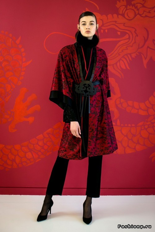 Josie Natori осень-зима 2017-2018 -- очень эффектно и стильно. И очень женственно