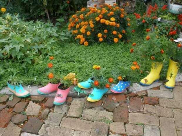 Обувь можно расставить где угодно. /Фото: landshaftdesign.org