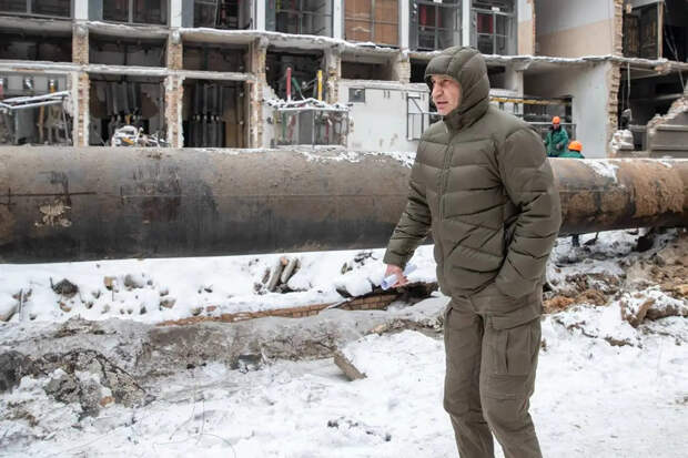 После значительной паузы возобновились ракетно-дроновые удары по целям в Киеве