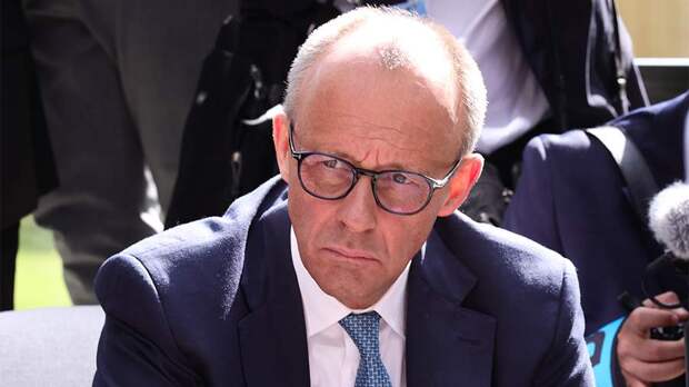 Канцлер ФРГ заявил о готовности обсуждать создание европейского ядерного зонтика