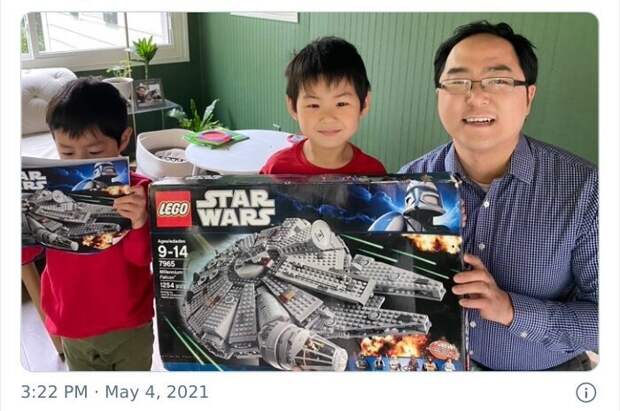 10. Мужчина попросил подарить ему на свадьбу набор Lego, жена была не в восторге. Тогда он пообещал, что соберет его только с будущими детьми. "Сегодня, 10 лет спустя, приключение начинается". 10. Мужчина попросил подарить ему на свадьбу набор Lego, жена была не в восторге. Тогда он пообещал, что соберет его только с будущими детьми. "Сегодня, 10 лет спустя, приключение начинается".