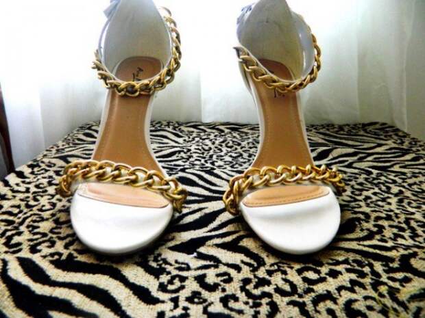 chain-heels-6-640x480