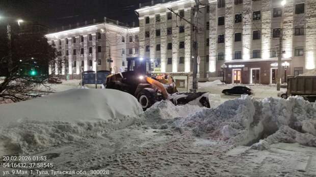 В Туле продолжают расчищать улицы от снега