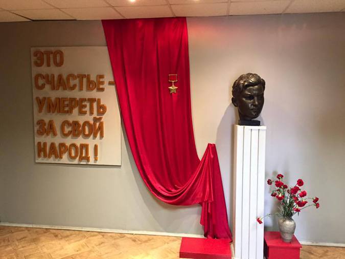 Вот, почему он так говорлив. Невзоров просто болен. Мнение.