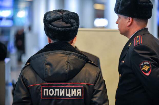 На «Сходненской» с поличным поймали полицейских-наркодилеров
