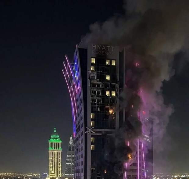 В Эр-Рияде горит отель, в котором, как утверждали в Иране, жили генералы США