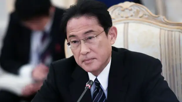 Премьер Японии заявил о стремлении к всестороннему развитию отношений с Россией