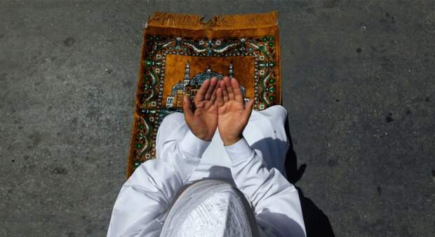 Картинки по запросу старый мусульманин молится фото