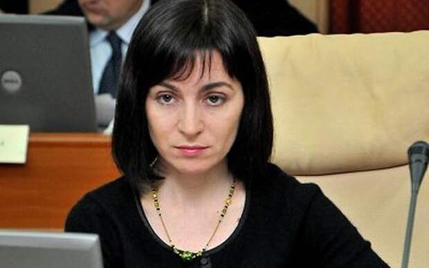 Раскол в Молдове: Санду объявила Додона предателем из-за позиции по Крыму