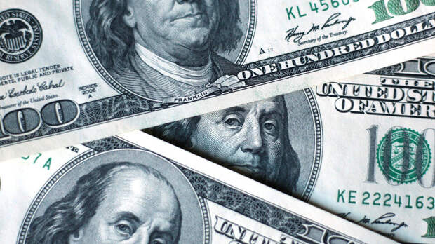 Доля валютных вкладов в России упала до минимума за 18 лет