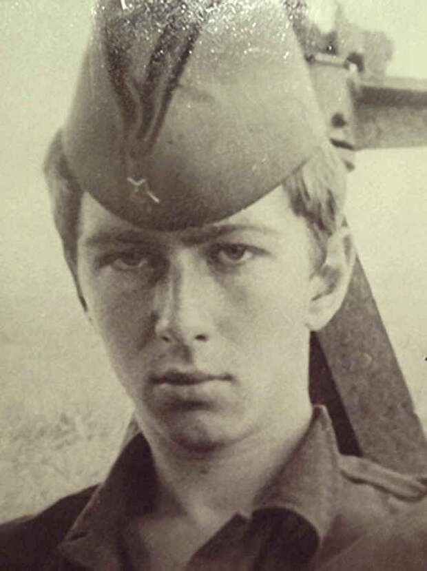 Сюткин, армия