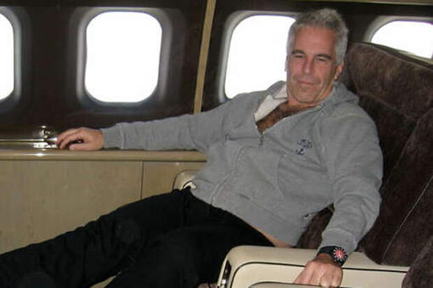 Times: часть данных ВВС Великобритании о перелетах Эпштейна уничтожена