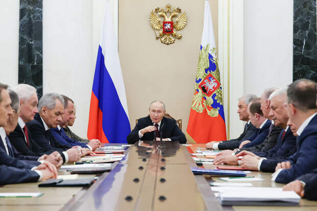 Анонсировано совещание Путина с Совбезом в первый день объявленного Россией перемирия