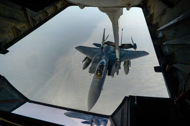 Американский самолет-заправщик разбился во время операции против Ирана. Это уже четвертый борт, потерянный США