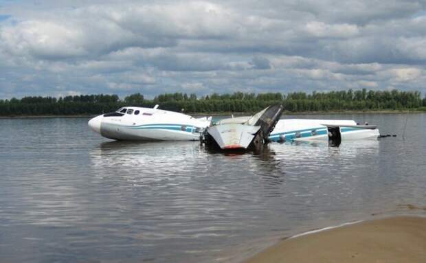 "Садимся на воду, горим", приводнение Ан-24 в Сибири