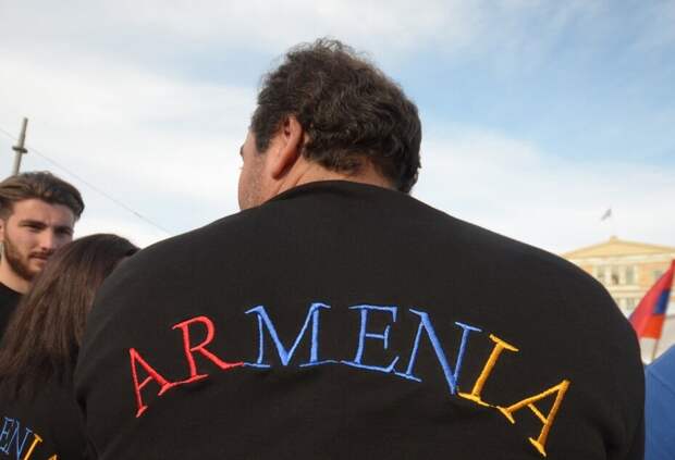В Армении 27 мая возобновились демонстрации против действующей власти. Оппозиция требует отставки премьера Никола Пашиняна, на его должность претендует лидер протестов архиепископ Баграт Галстанян.-6