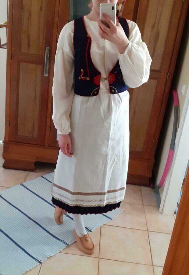 "Я в прабабушкином финском костюме 1936 года"