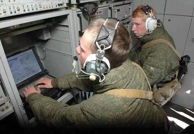 Защитники Родины во время службы / Фото: mil.ru