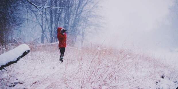 Холод как лекарство: как зимние прогулки защищают от вирусов и дарят энергию