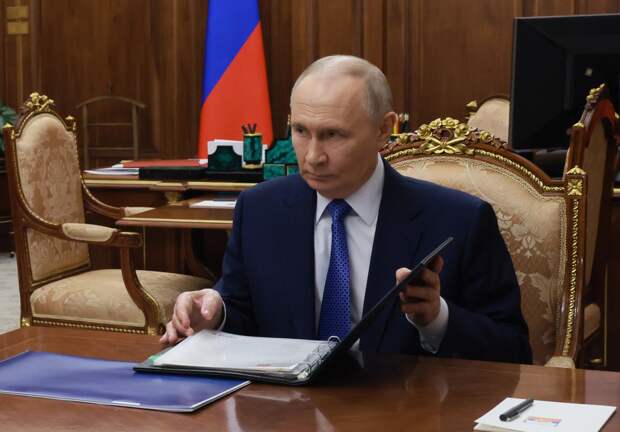 В Росархиве заявили о любви Путина к одному типу документов