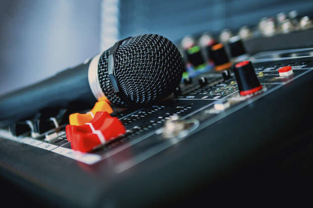 Роспатент: артисты смогут использовать псевдонимы на других языках