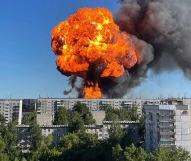В результате взрыва АЗС в Новосибирске пострадали 16 человек
