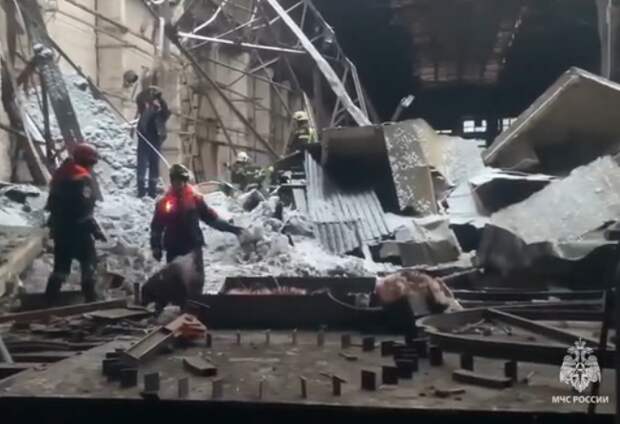 В Тульской области под крышей рухнувшего цеха нашли тела двух рабочих