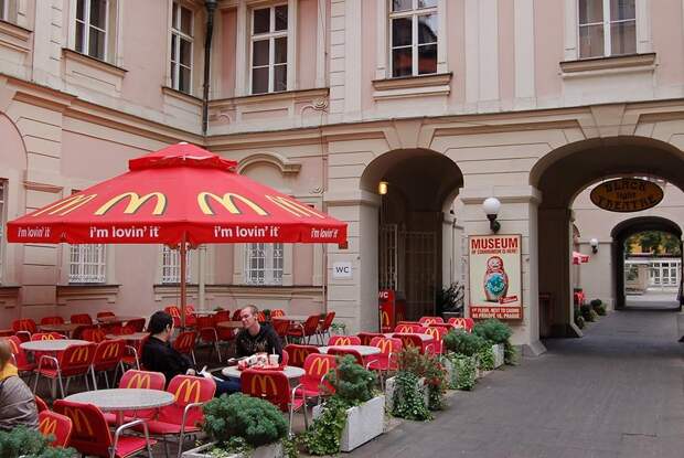 Самые необычные рестораны Макдоналдс в мире