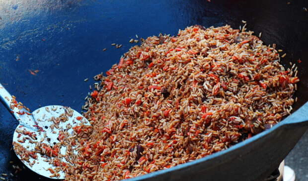 Подросток умер, съев тарелку плова