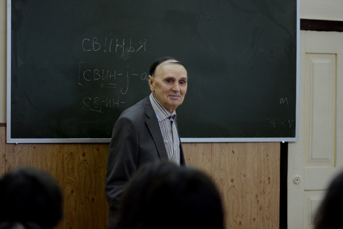 Все люди индивидуальны и не обязаны одинаково мыслить, правильно- у всех разное понятие этого слова. Все люди индивидуальны и не обязаны одинаково мыслить, правильно- у всех разное понятие этого слова.