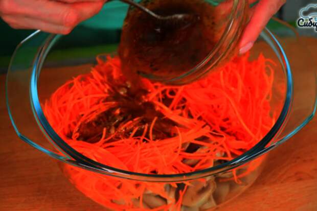 Корейский салат с шампиньонами и морковью: фото шаг 5