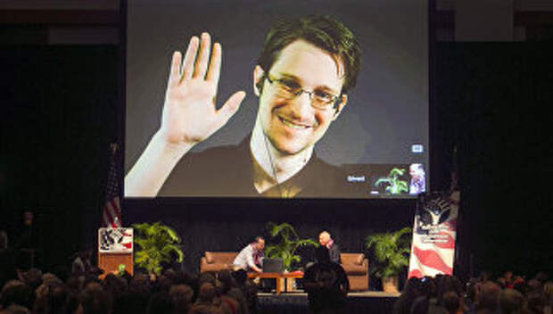 Эдвард Сноуден во время выступления по видеосвязи. Архивное фото