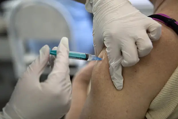 Центр "Вектор" не получил в феврале заявку от Минздрава России на "ЭпиВакКорону"