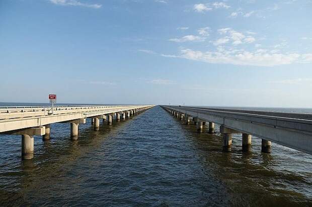 Мост через озеро Понтчартрейн, Луизиана, США