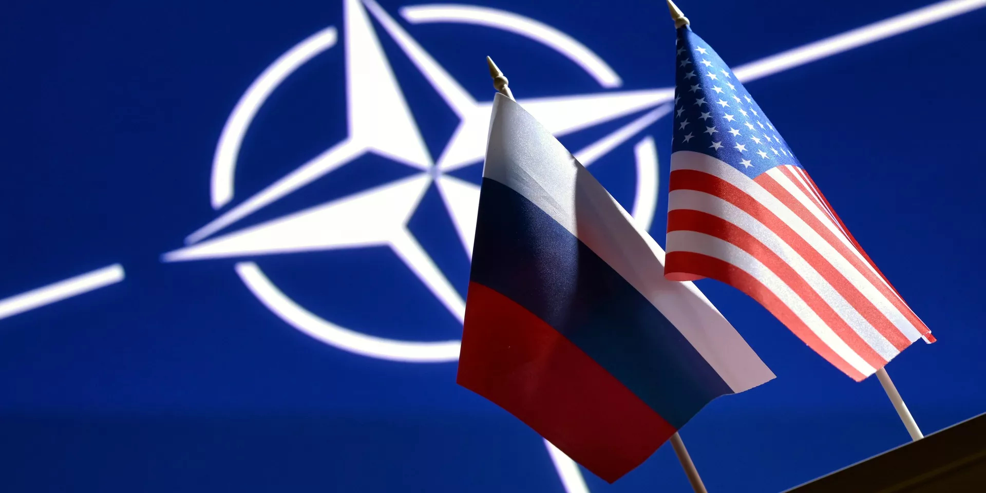Государственные флаги России и США - ИноСМИ, 1920, 18.03.2023
