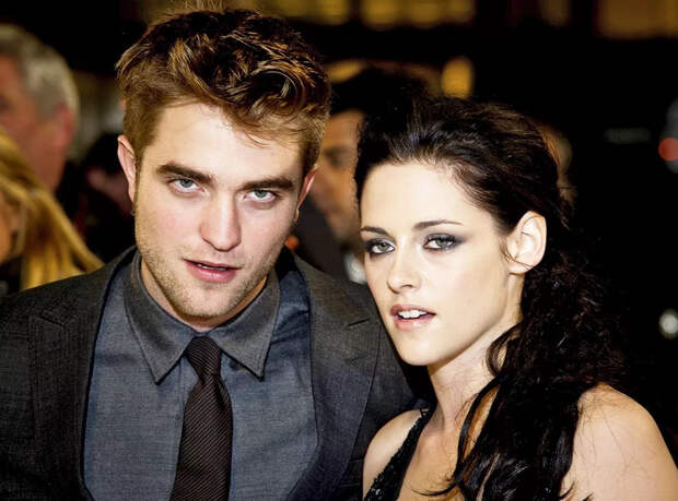 Роберт Паттинсон, Кристен Стюарт на британской премьере «Сумерки. Сага. Рассвет: Часть 1» в Лондоне, 16 ноября 2011 г.