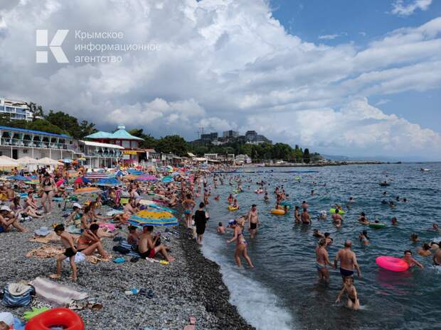 В Крыму море прогрелось до 27 градусов