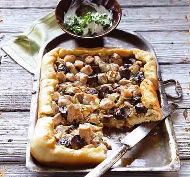 Пирог с курицей и шампиньонами