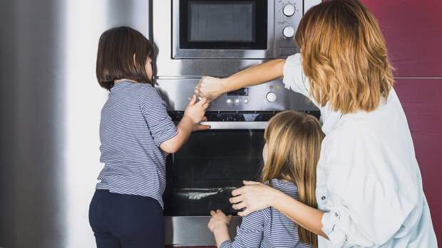Почему микроволновка греет еду: объяснение для детей и советы родителям