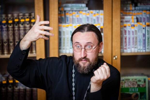 Протоиерей Димитрий Климов: «Чрезмерная официозность Церкви убивает ее дух»