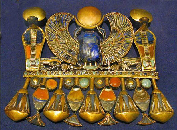 http://www.secretoftheankh.com/wp-content/uploads/2010/08/ankh2.jpg