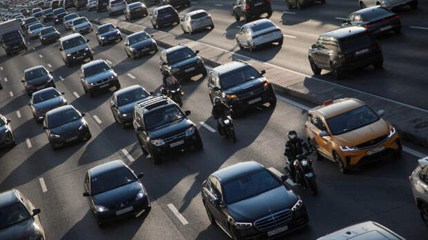 Миронов предложил замену "несправедливому" налогу для автомобилистов