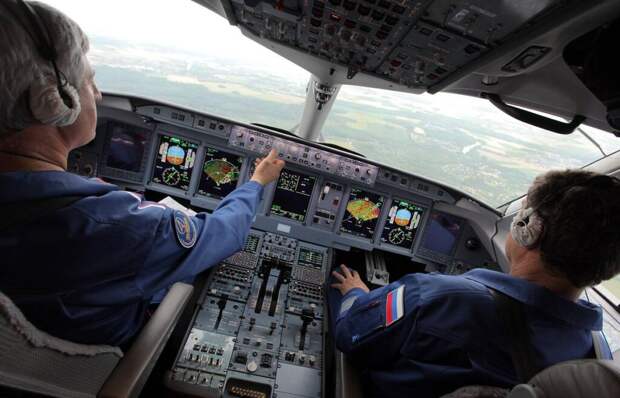 Летчикам в России заметно урезали зарплату