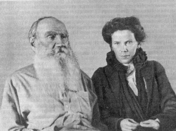 Толстой с дочерью Машей Толстой с дочерью Машей