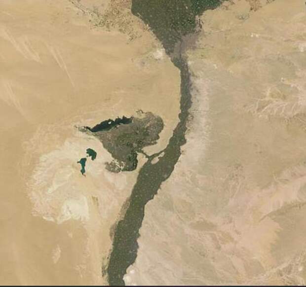 Файюмский оазис. Изображение взято с сайта: http://creationwiki.org/pool/images/2/20/Faiyum_Oasis.jpg