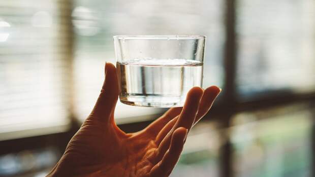 Российский диетолог объяснил, почему нельзя пить холодную воду